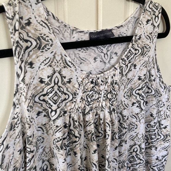 ❤️‍🔥5/20$ CLASSIC EDITIONS💫Women’s White/Gray Printed Pleated Cropped Tank Top - Picture 7 of 11